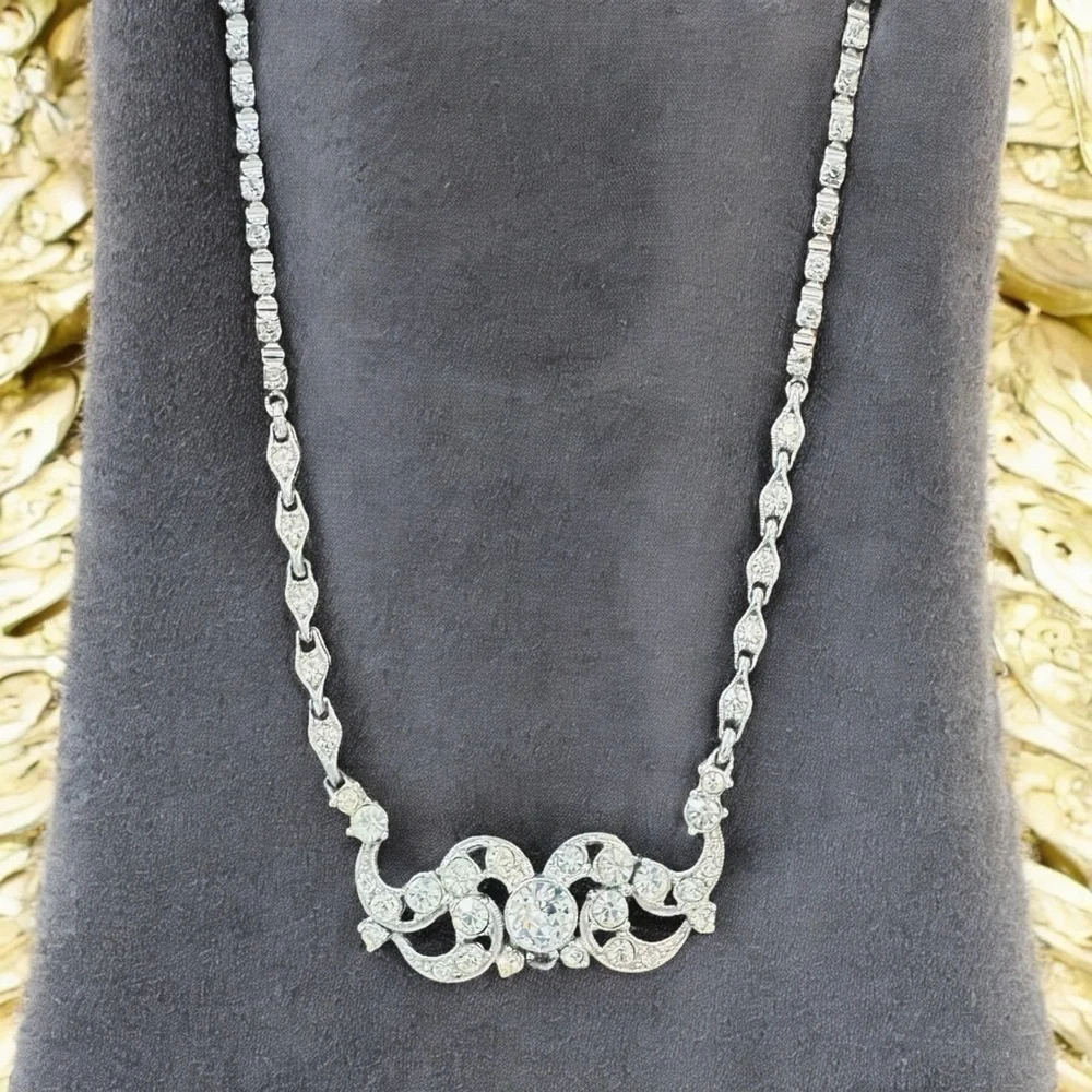 Elegant Vintage Bogoff Rhinestone Necklace (17”)